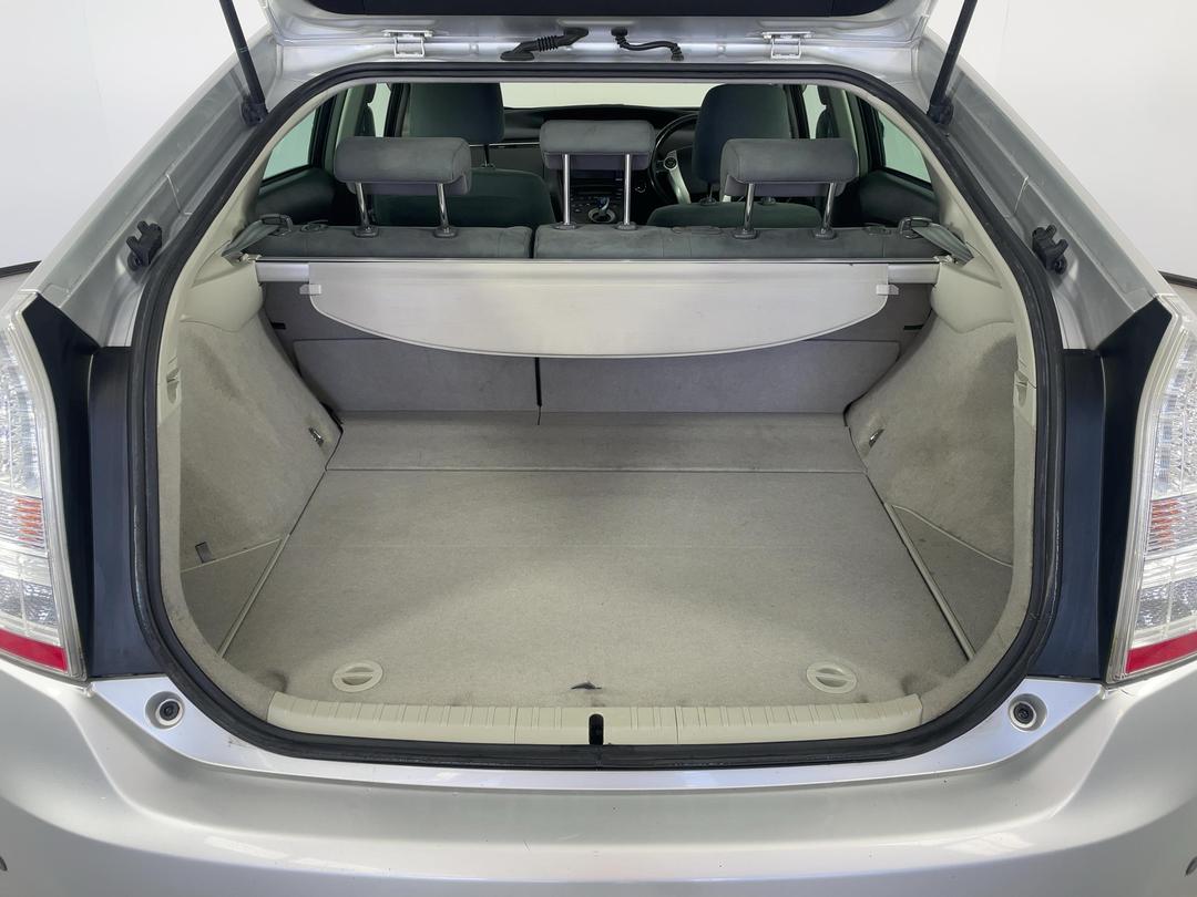 Photo '14' of Toyota Prius