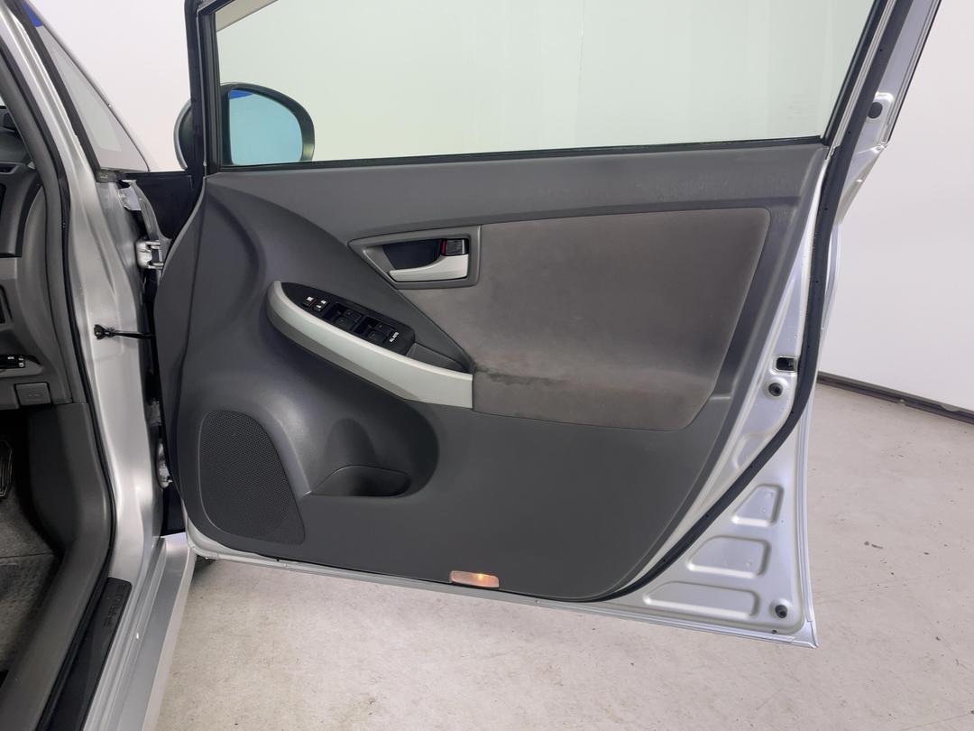 Photo '15' of Toyota Prius