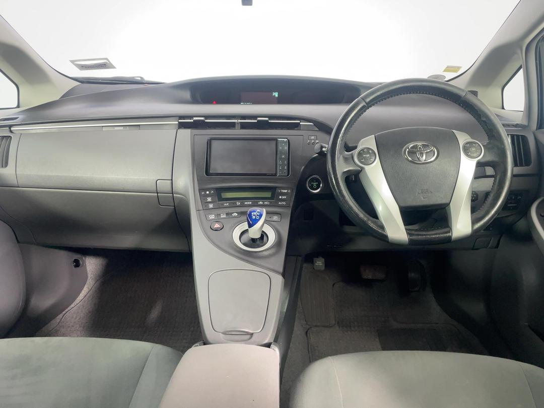 Photo '17' of Toyota Prius
