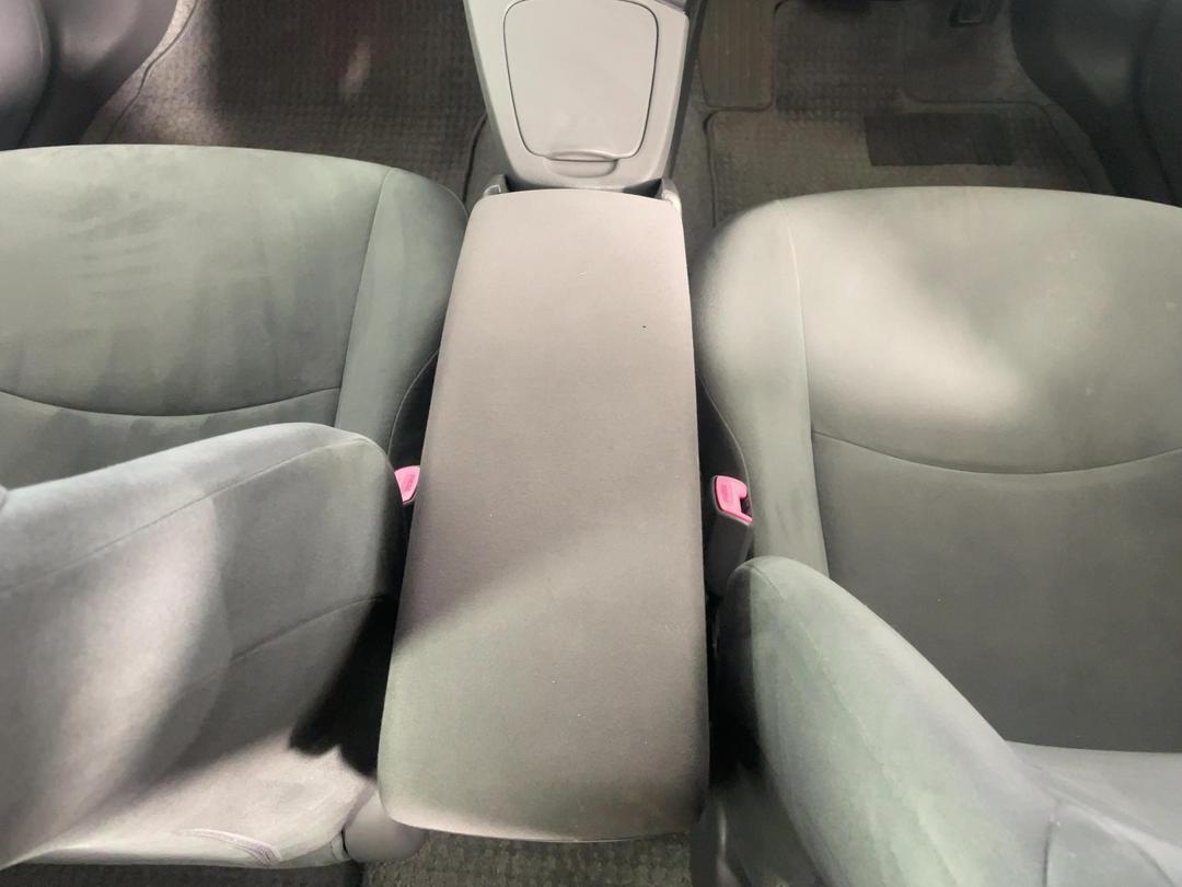 Photo '18' of Toyota Prius