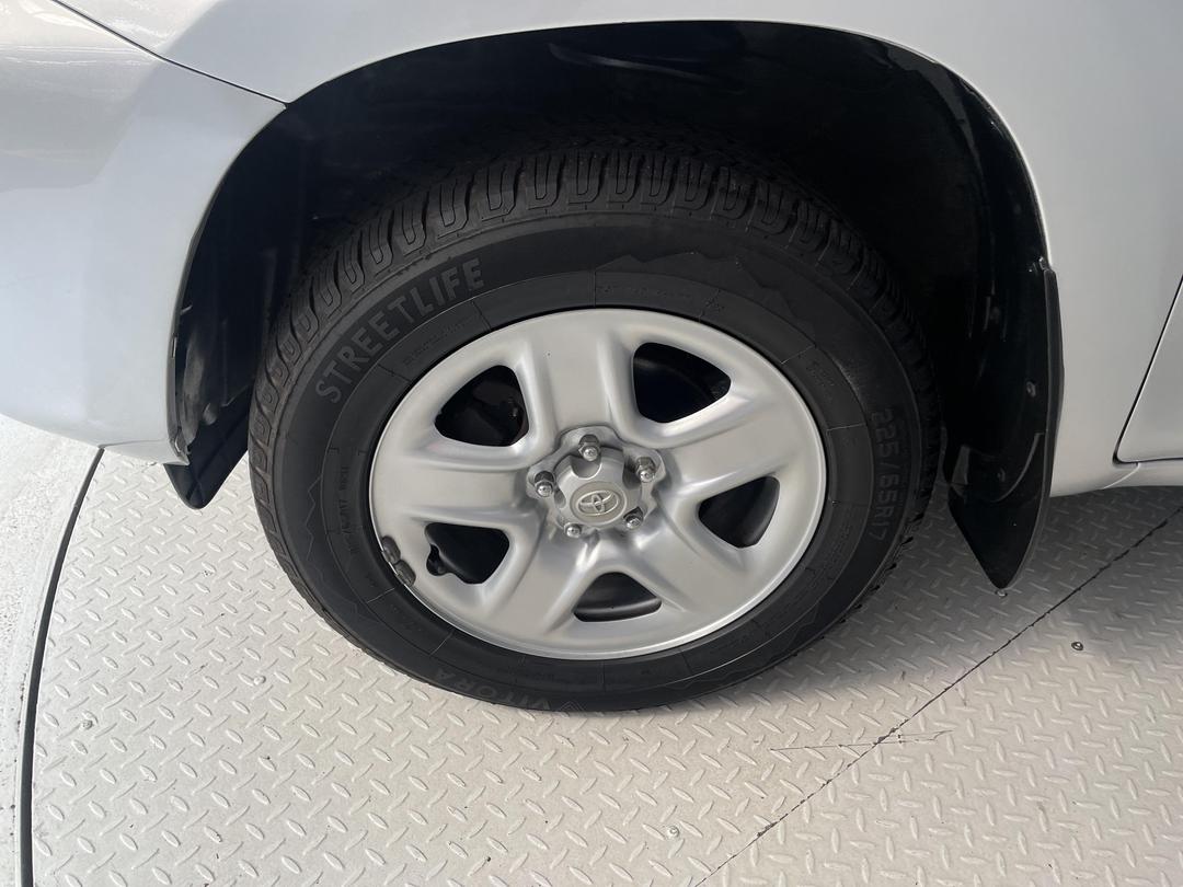 Photo '10' of Toyota Rav4