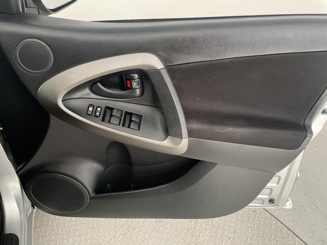 Photo '15' of Toyota Rav4