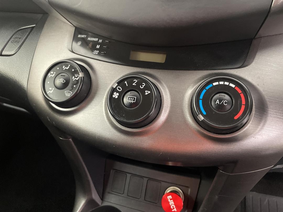 Photo '28' of Toyota Rav4