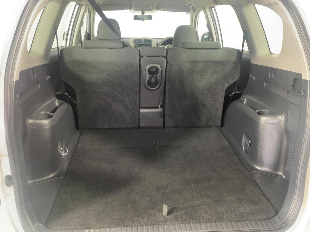 Photo '14' of Toyota Rav4
