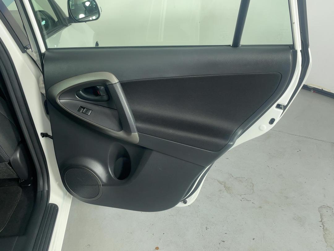 Photo '19' of Toyota Rav4