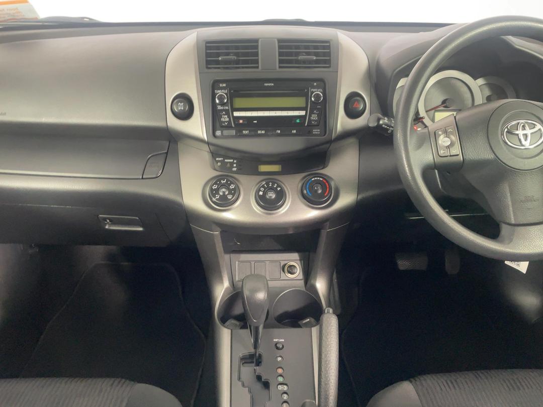 Photo '18' of Toyota Rav4