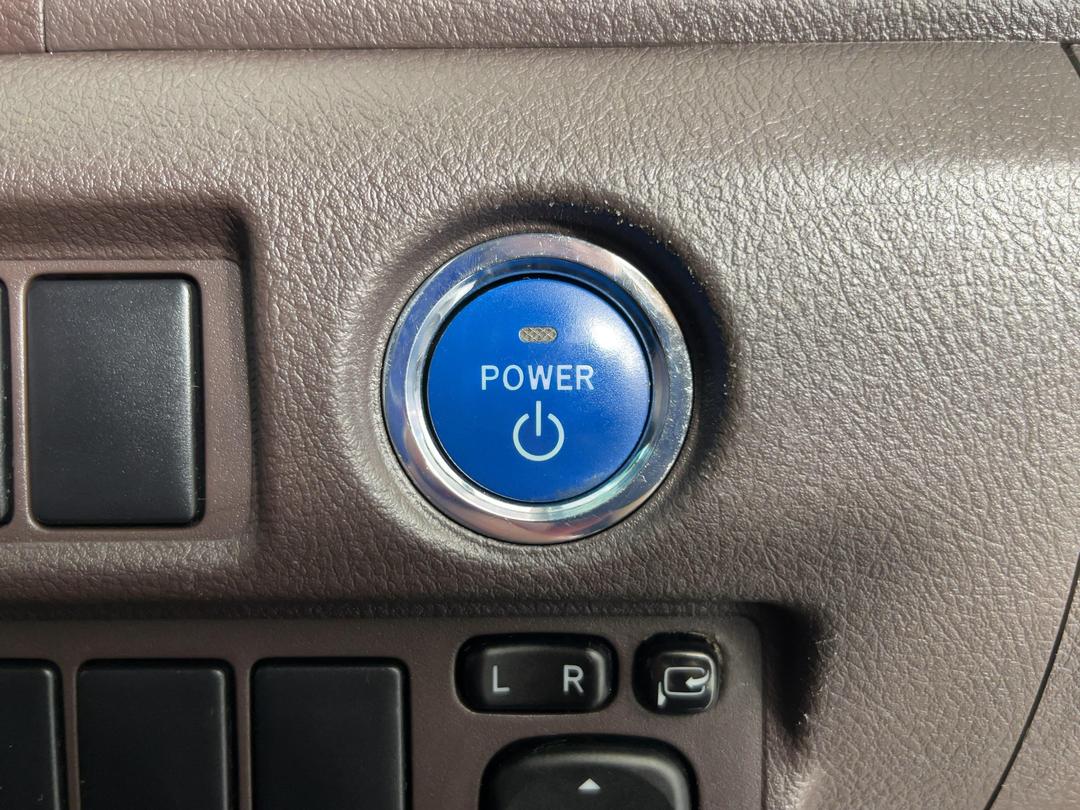 Photo '24' of Toyota SAI