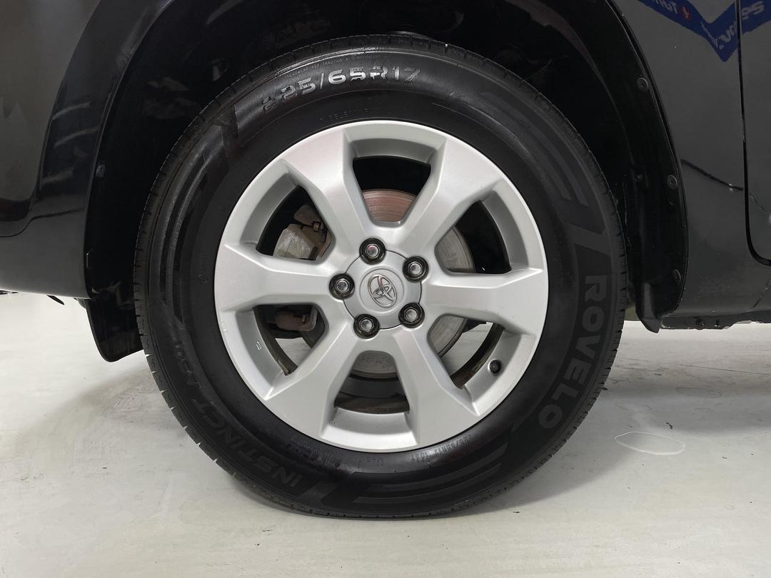 Photo '10' of Toyota Vanguard