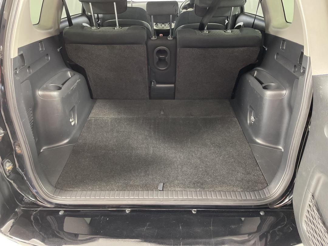 Photo '14' of Toyota Vanguard