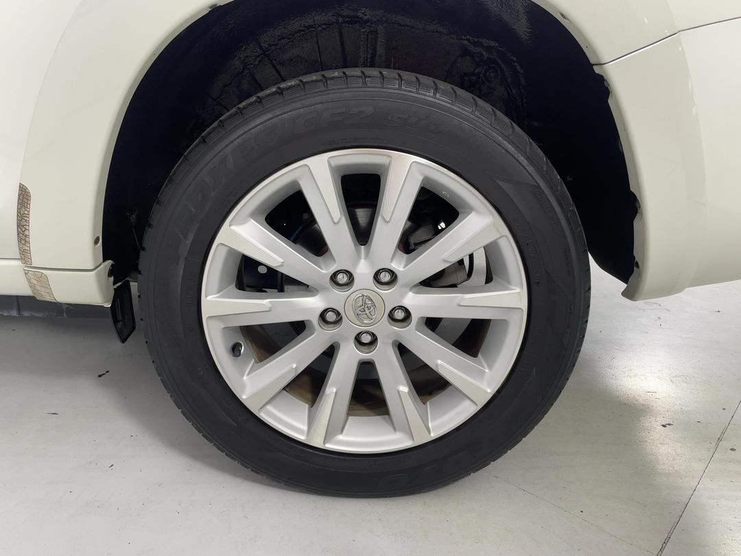 Photo '4' of Toyota Vanguard