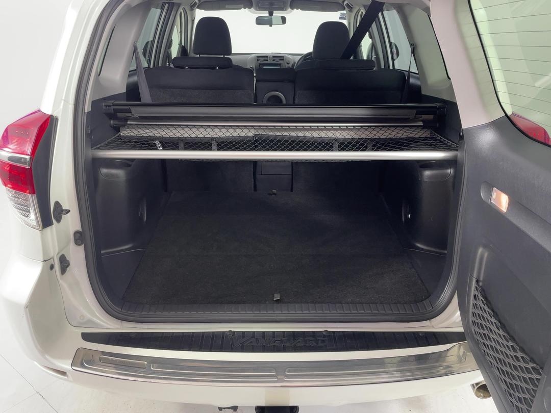 Photo '7' of Toyota Vanguard