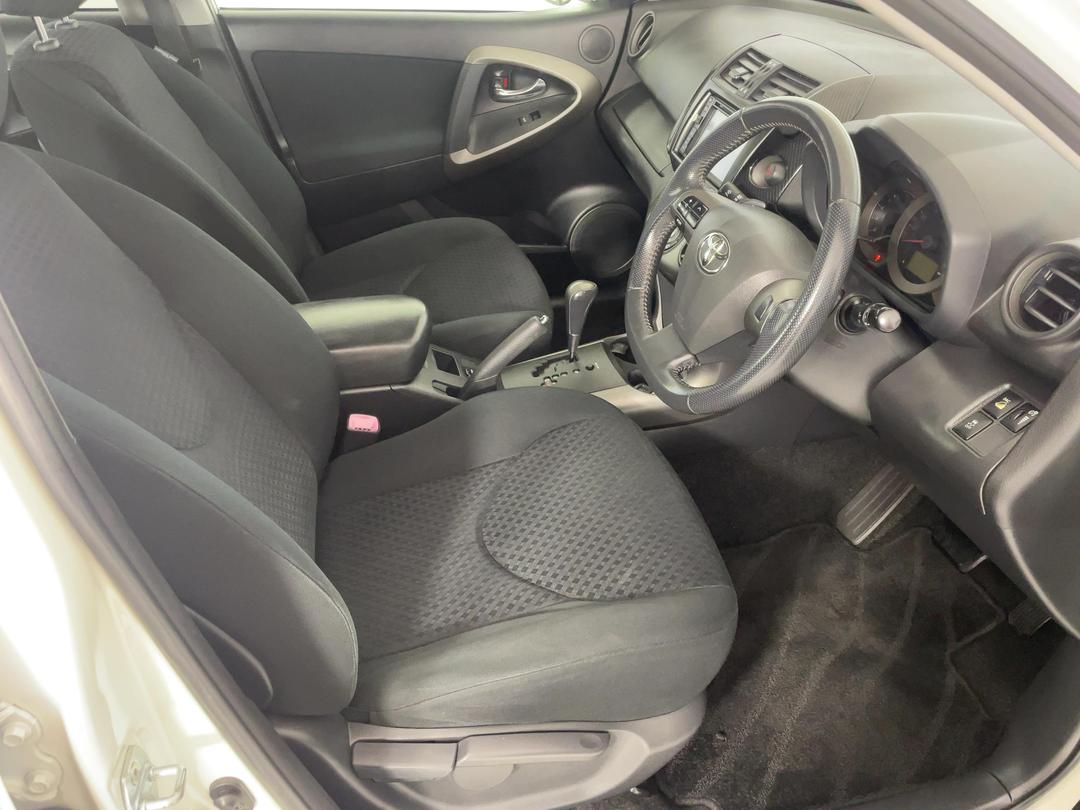 Photo '10' of Toyota Vanguard