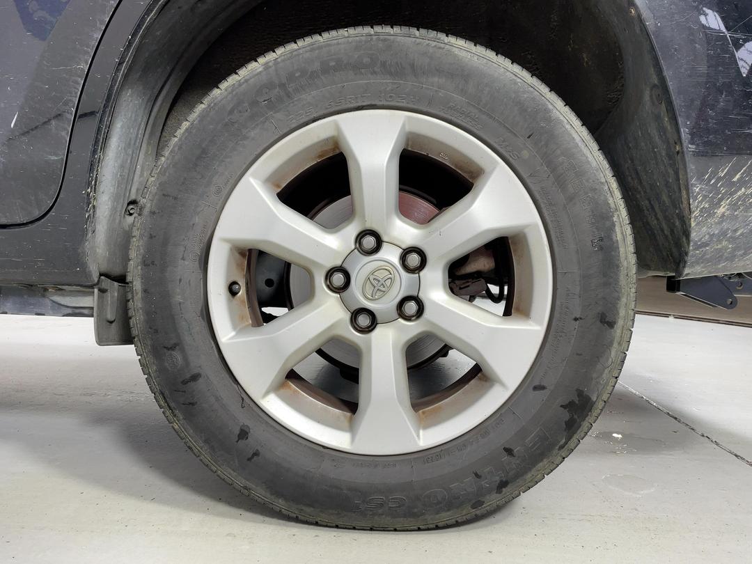 Photo '11' of Toyota Vanguard Photo '11' of Toyota Vanguard