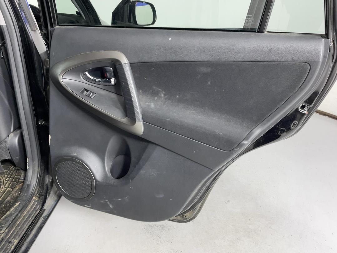 Photo '15' of Toyota Vanguard Photo '15' of Toyota Vanguard