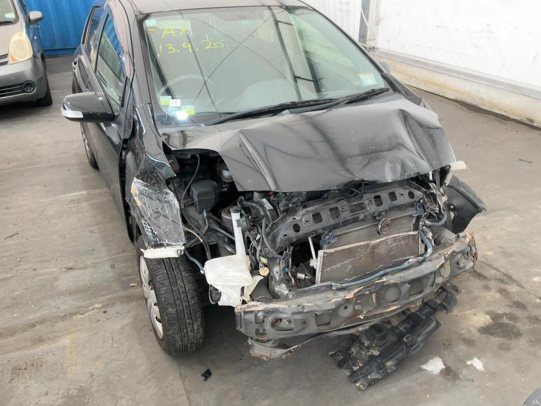 Photo '4' of Toyota Vitz