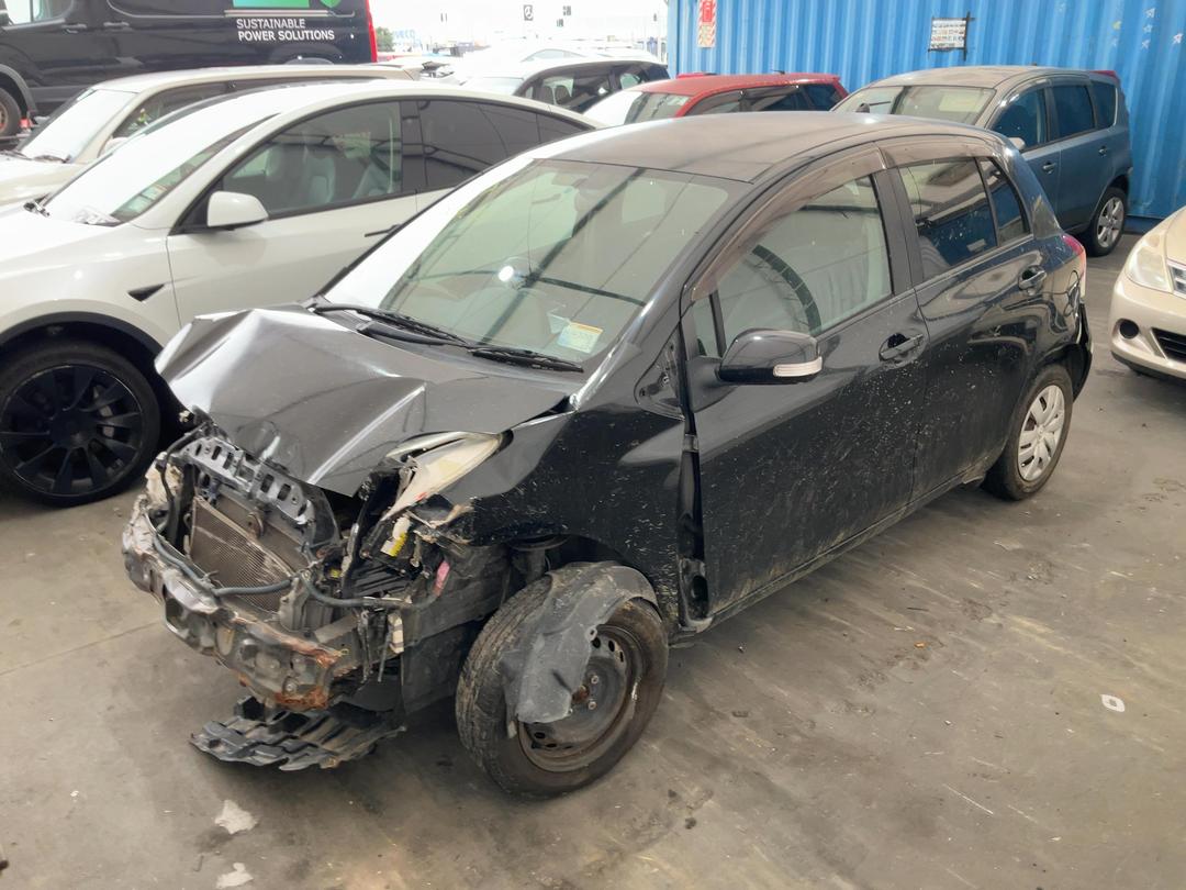 Photo '5' of Toyota Vitz