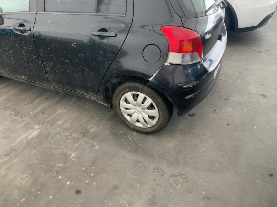 Photo '11' of Toyota Vitz