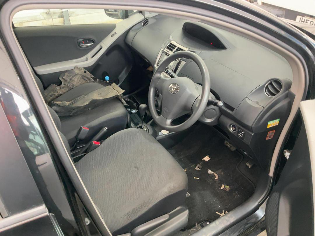 Photo '21' of Toyota Vitz