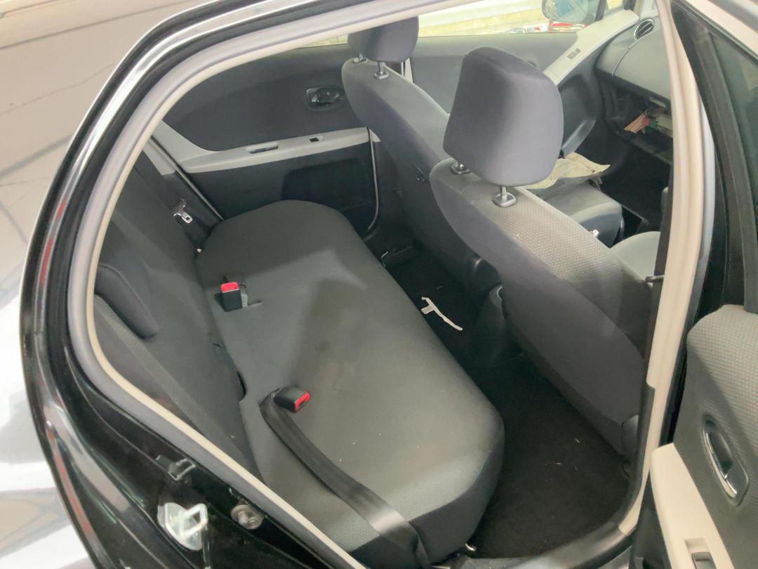 Photo '22' of Toyota Vitz