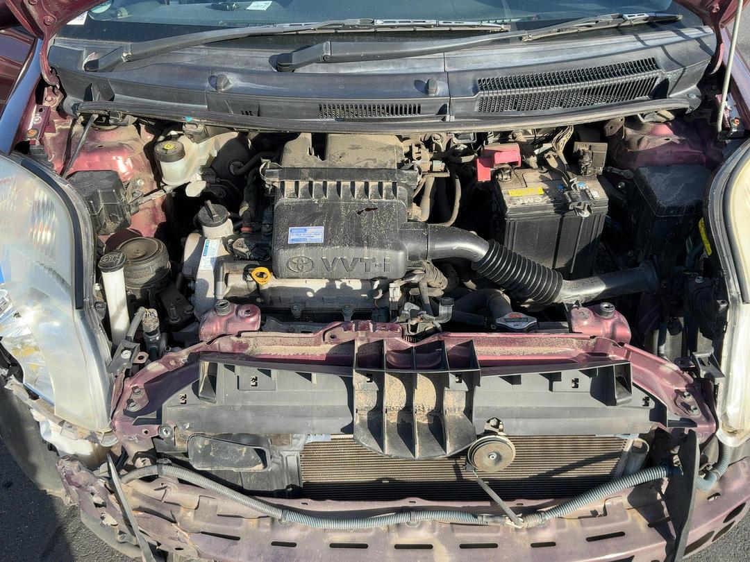 Photo '2' of Toyota Vitz Photo '2' of Toyota Vitz
