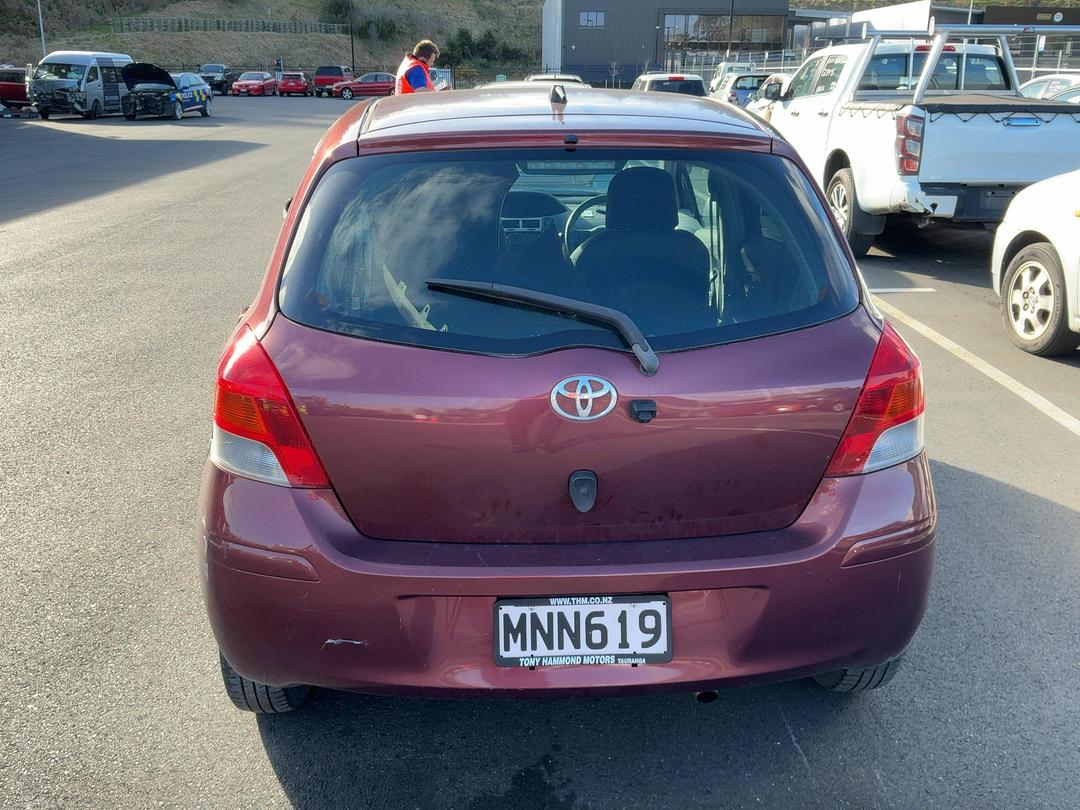 Photo '7' of Toyota Vitz Photo '7' of Toyota Vitz