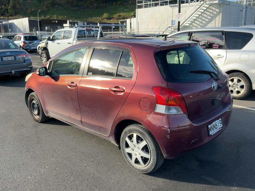 Photo '6' of Toyota Vitz Photo '6' of Toyota Vitz