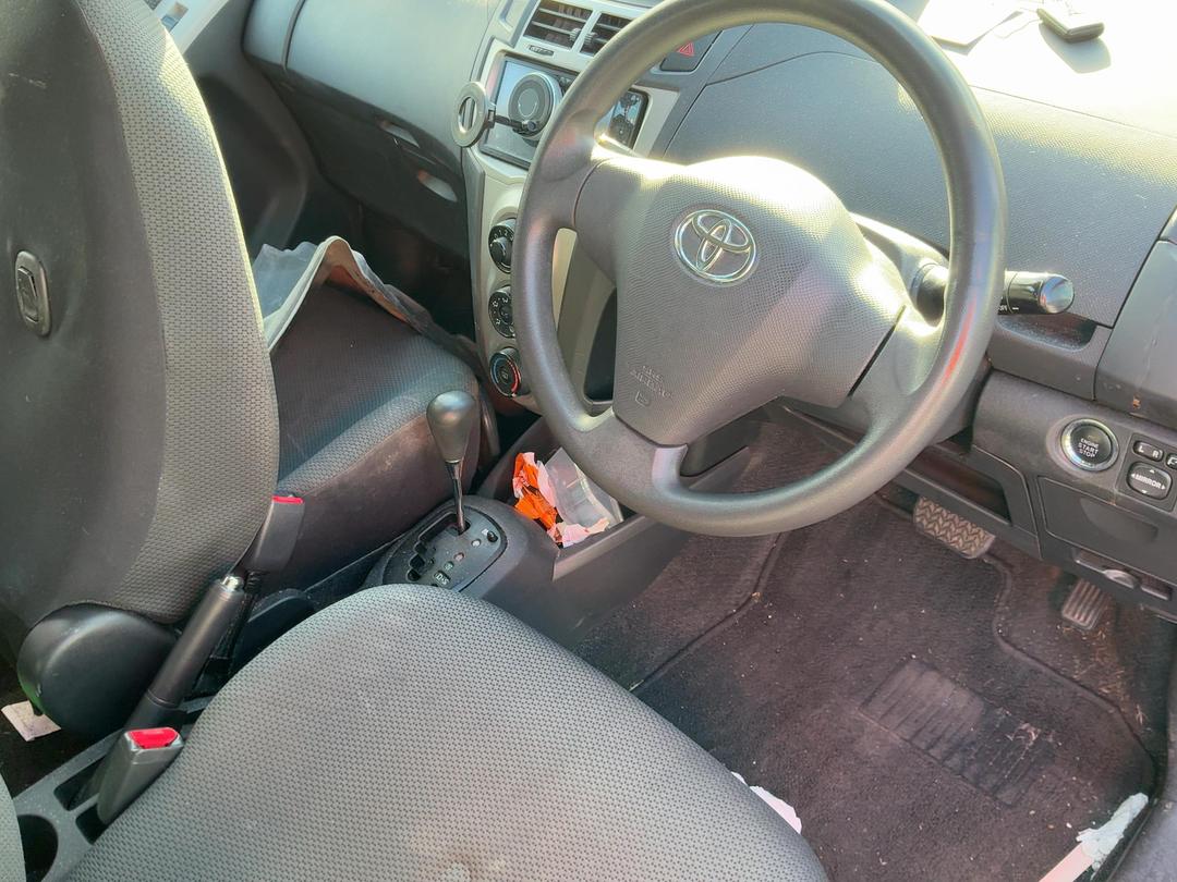 Photo '9' of Toyota Vitz Photo '9' of Toyota Vitz