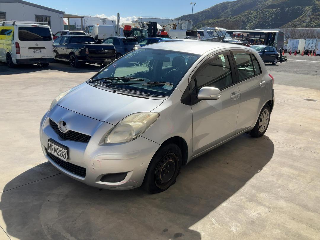 Photo '4' of Toyota Vitz