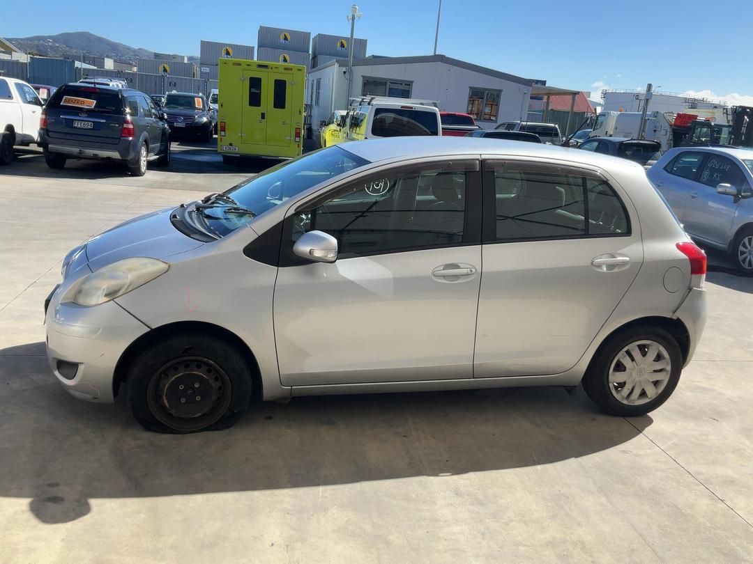 Photo '5' of Toyota Vitz