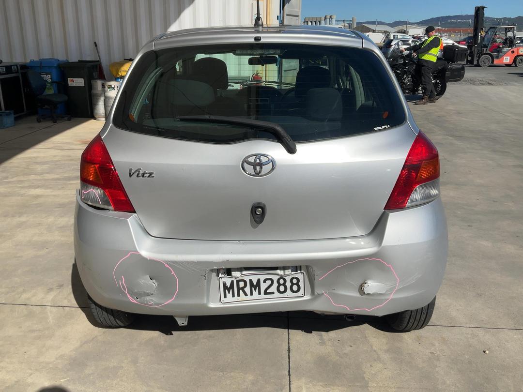 Photo '7' of Toyota Vitz