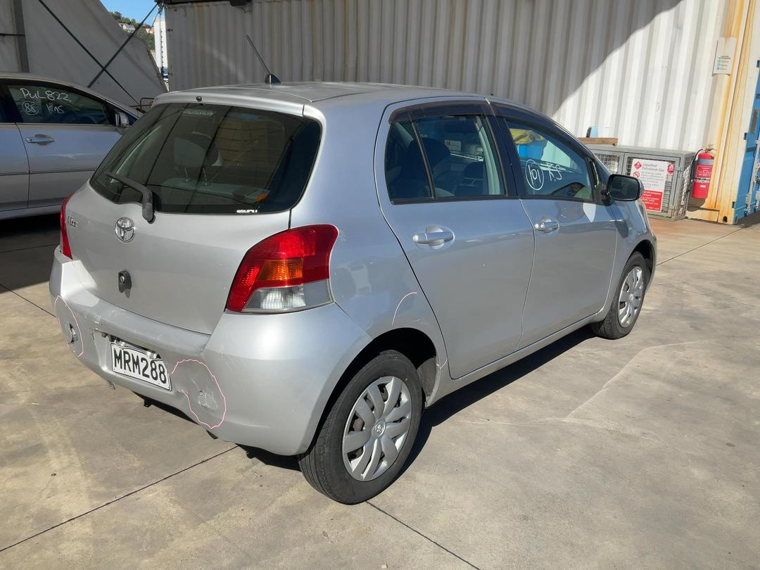 Photo '8' of Toyota Vitz