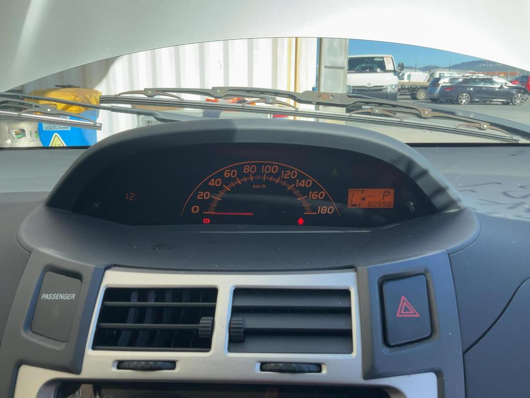 Photo '23' of Toyota Vitz