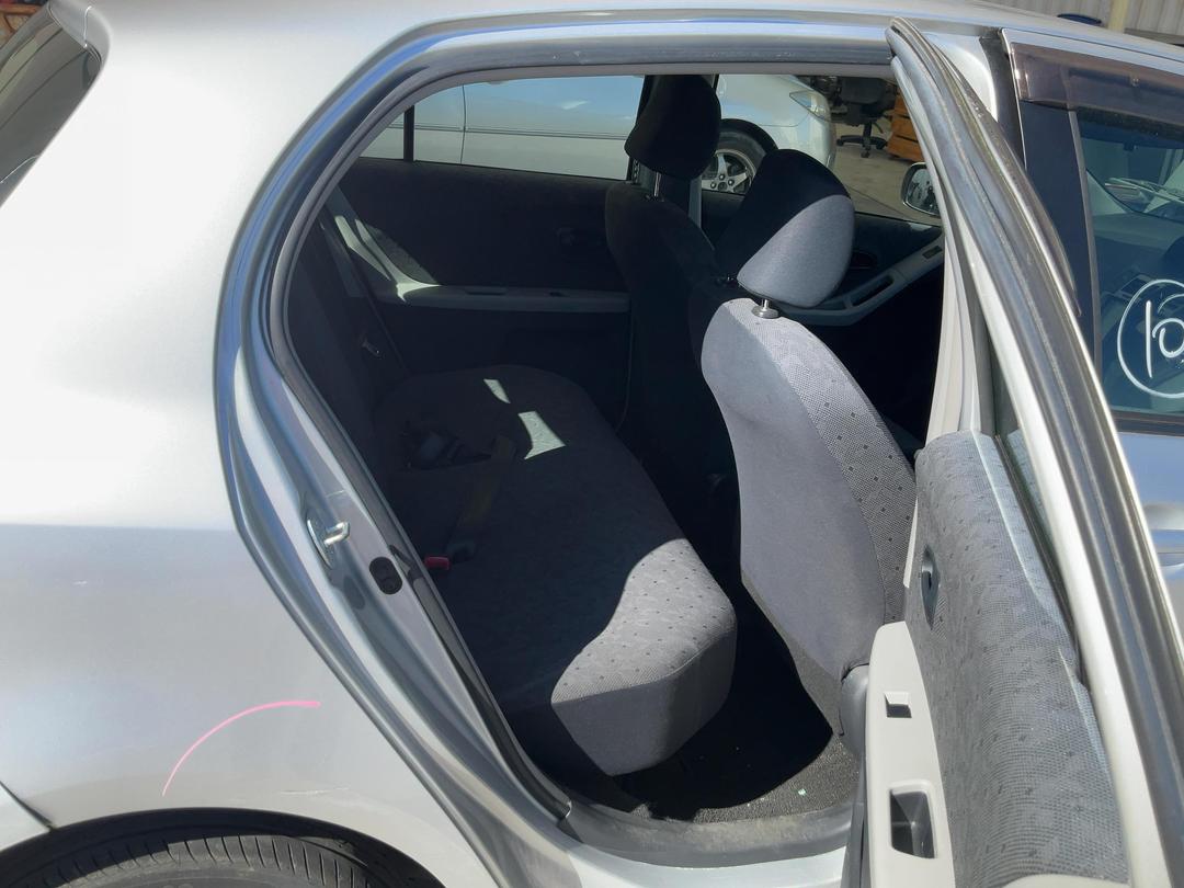 Photo '25' of Toyota Vitz