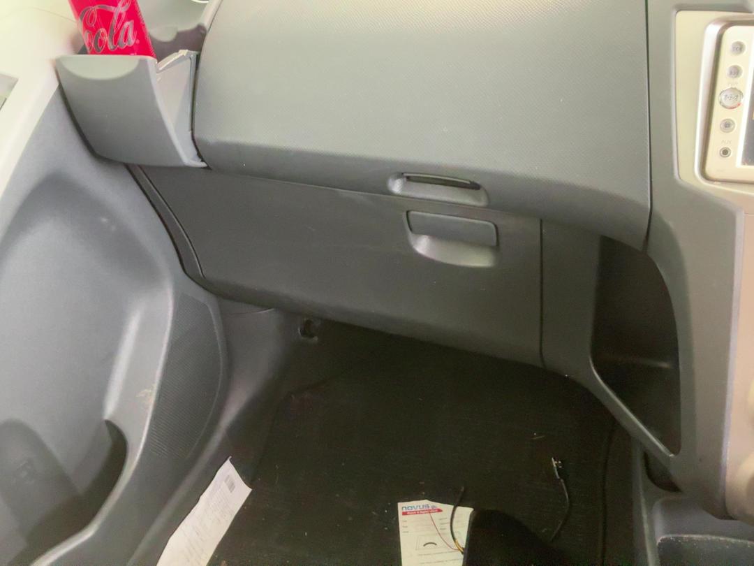 Photo '15' of Toyota Vitz Photo '15' of Toyota Vitz
