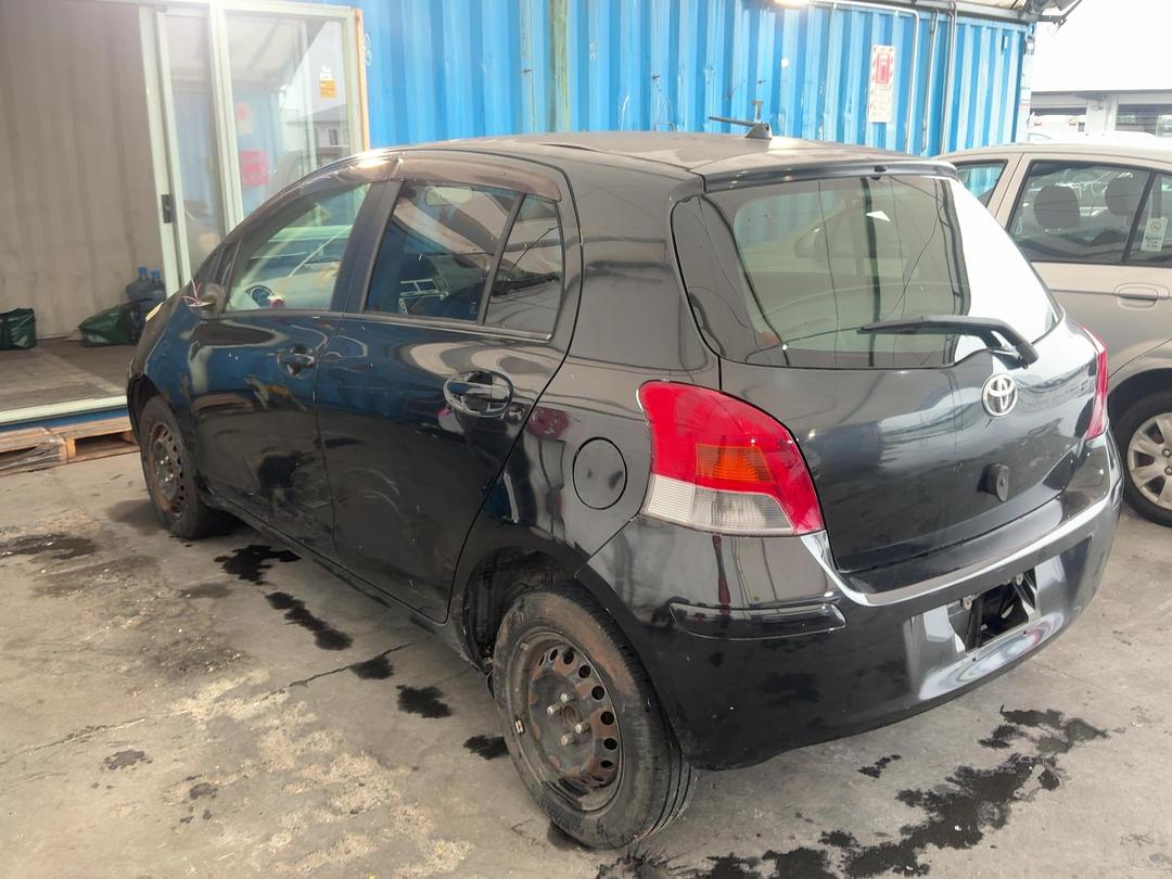 Photo '6' of Toyota Vitz Photo '6' of Toyota Vitz