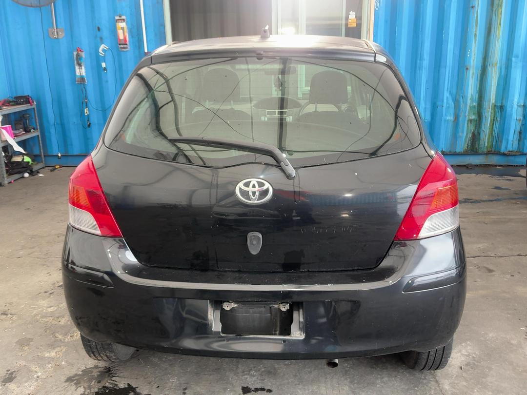 Photo '7' of Toyota Vitz Photo '7' of Toyota Vitz