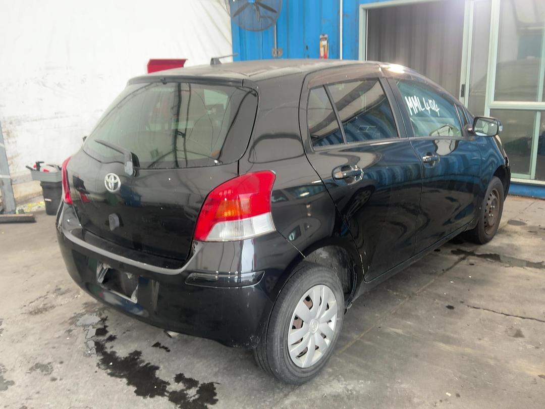 Photo '8' of Toyota Vitz Photo '8' of Toyota Vitz