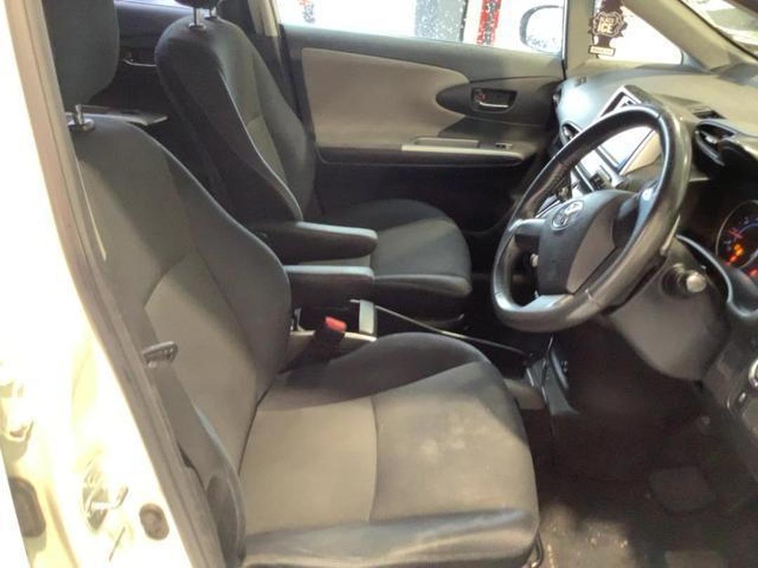 Photo '9' of Toyota Wish