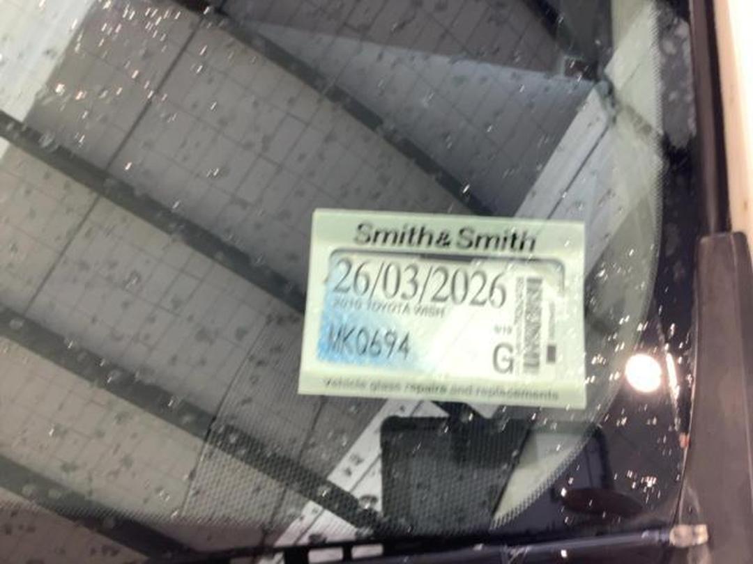 Photo '11' of Toyota Wish