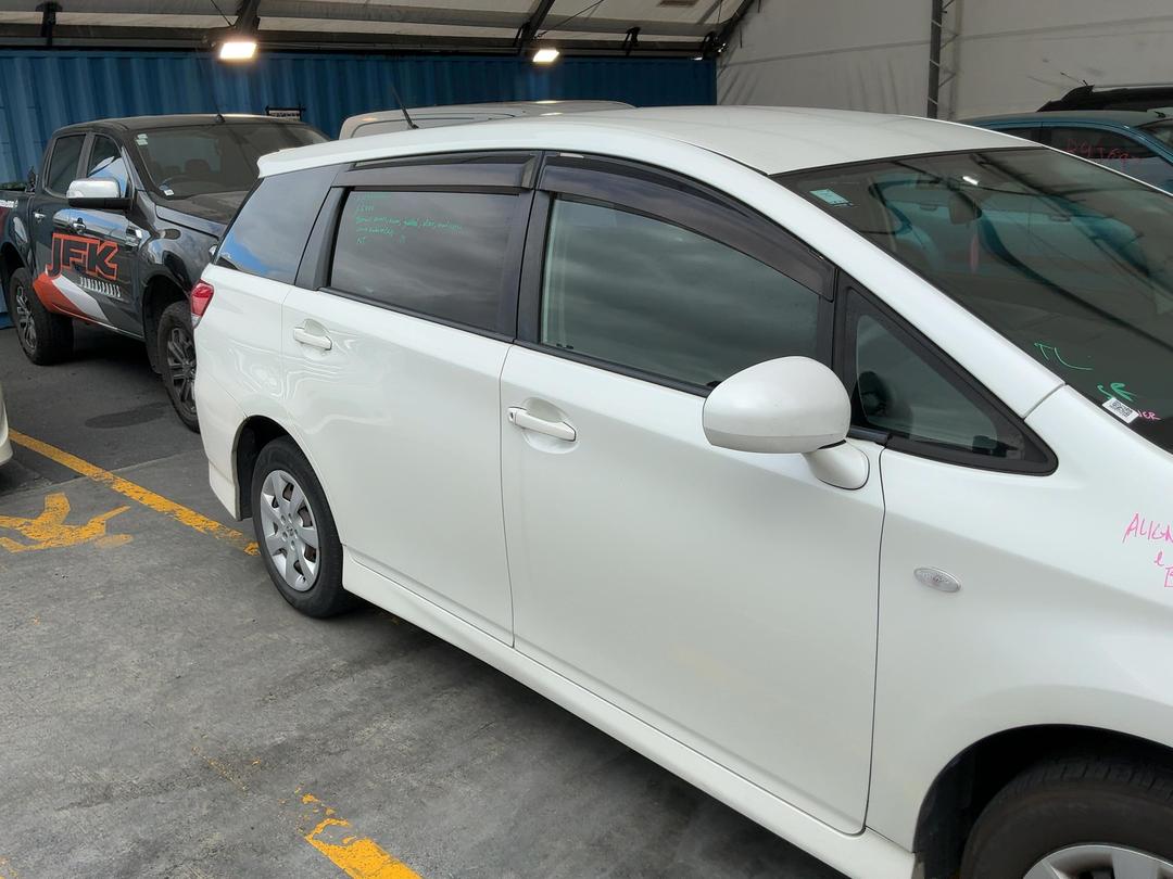 Photo '2' of Toyota Wish Photo '2' of Toyota Wish