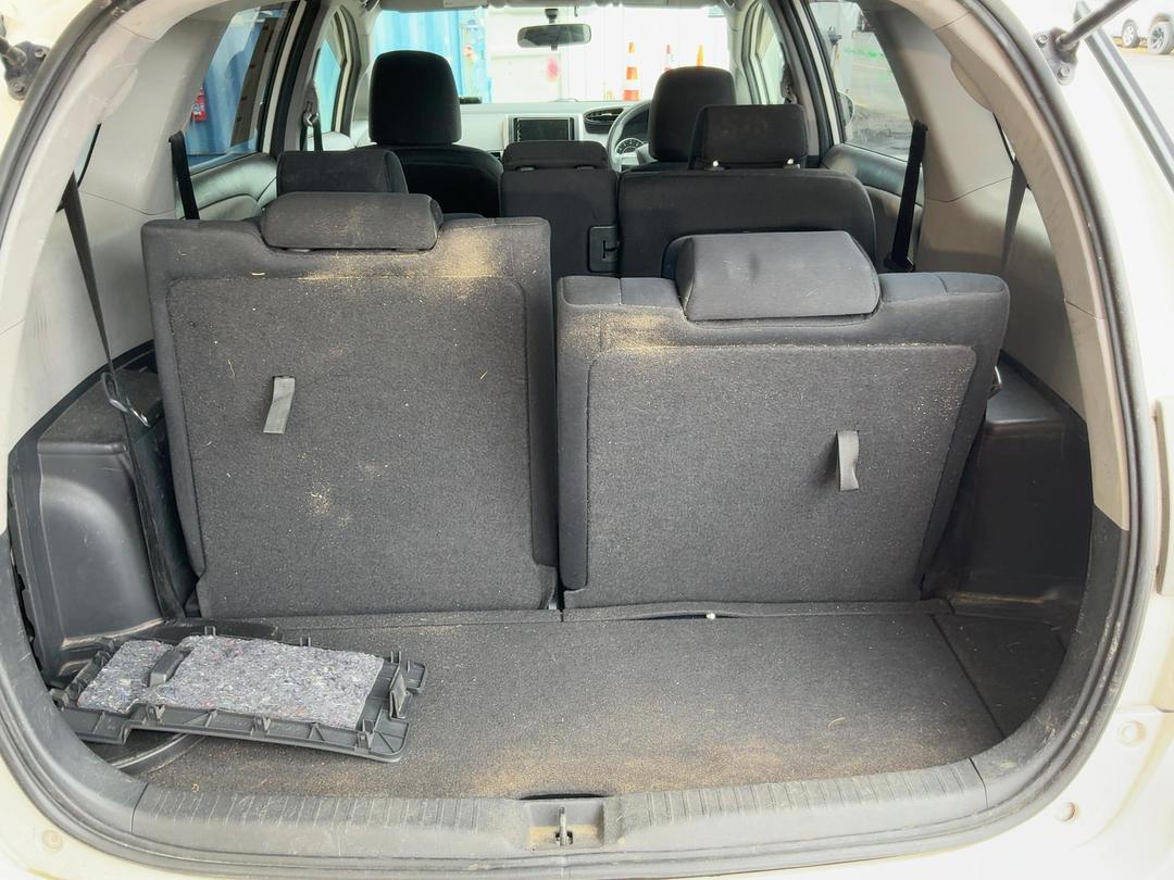Photo '14' of Toyota Wish Photo '14' of Toyota Wish