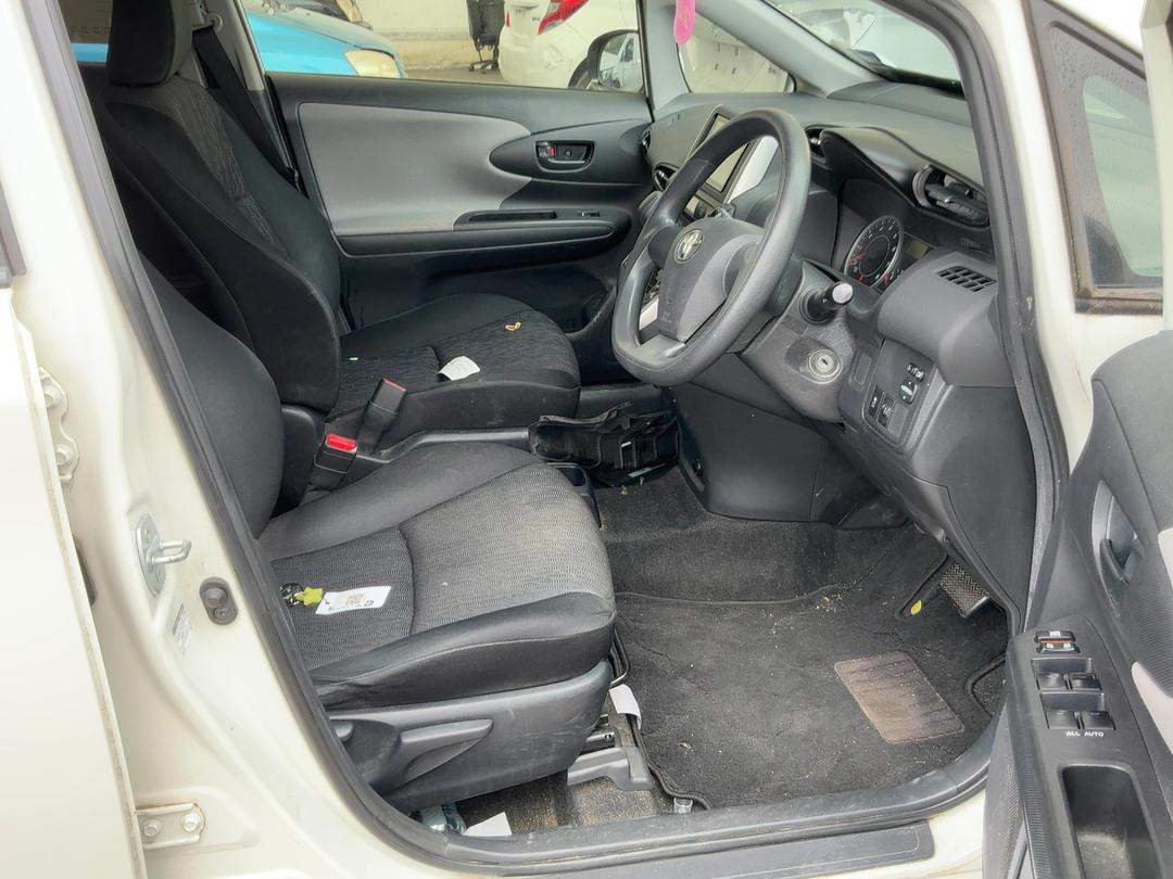 Photo '17' of Toyota Wish Photo '17' of Toyota Wish
