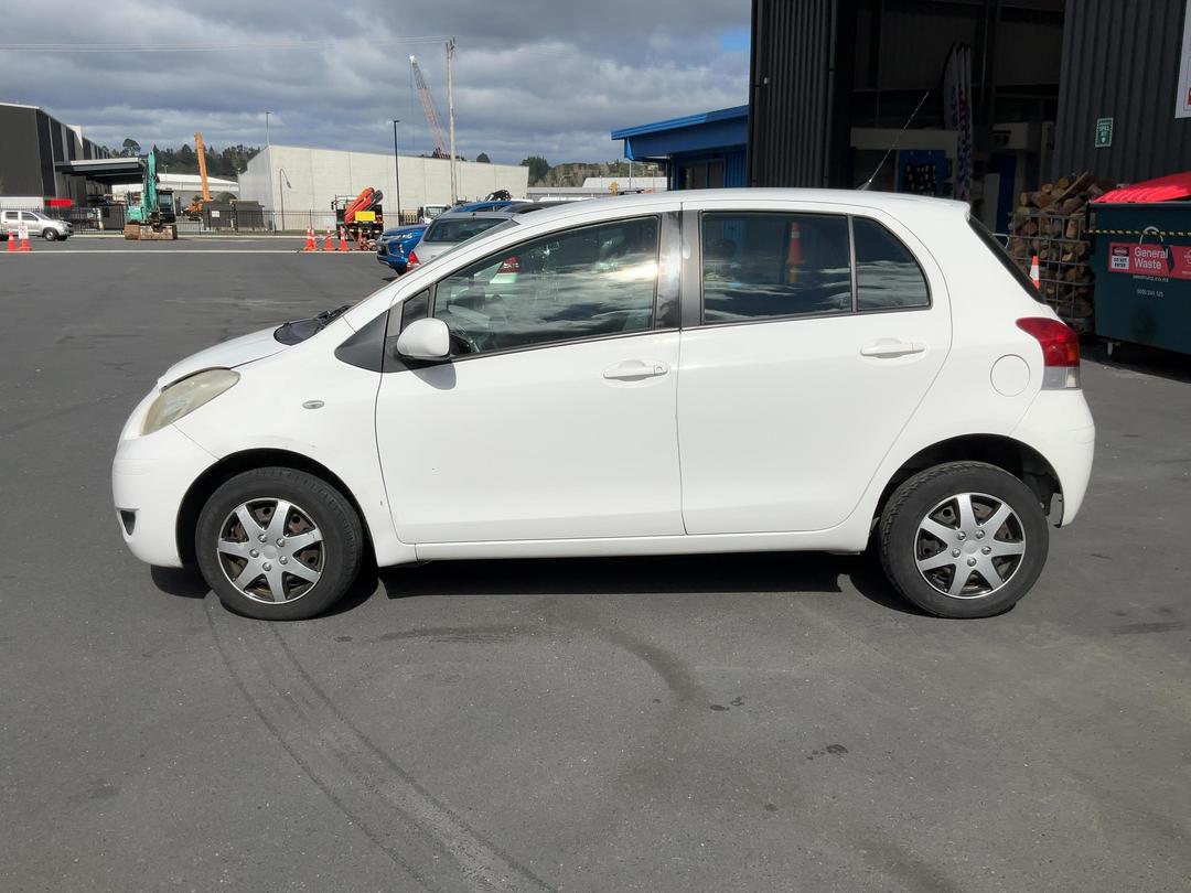 Photo '5' of Toyota Yaris T130 Photo '5' of Toyota Yaris T130
