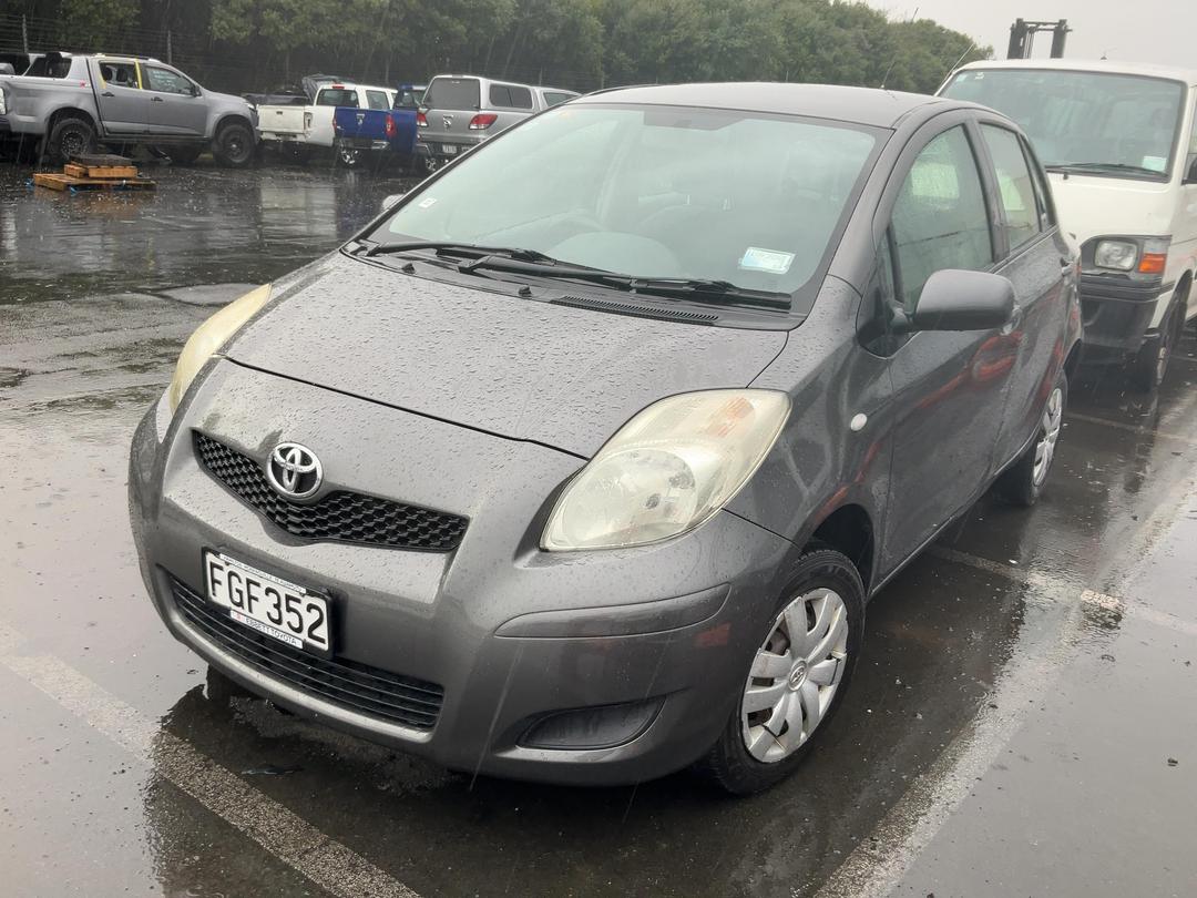 Photo '2' of Toyota Yaris T130 Photo '2' of Toyota Yaris T130