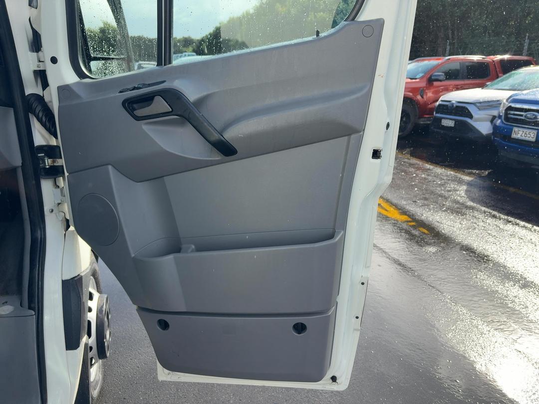 Photo '13' of Volkswagen Crafter 50 MWB 100 6M Photo '13' of Volkswagen Crafter 50 MWB 100 6M