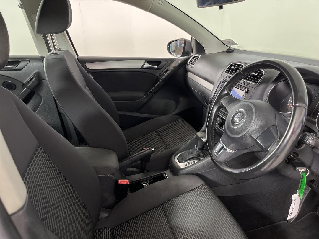 Photo '12' of Volkswagen Golf VI 77KW TSI