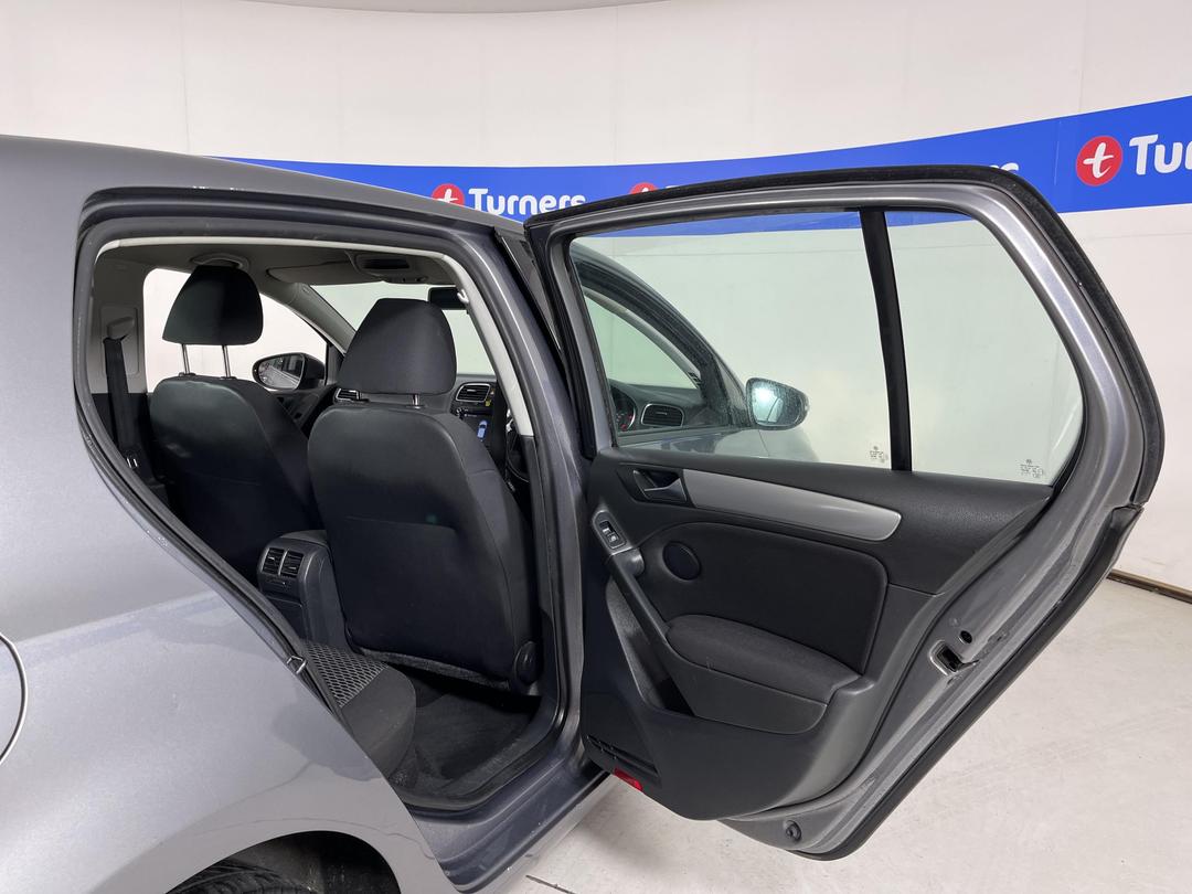 Photo '15' of Volkswagen Golf VI 77KW TSI