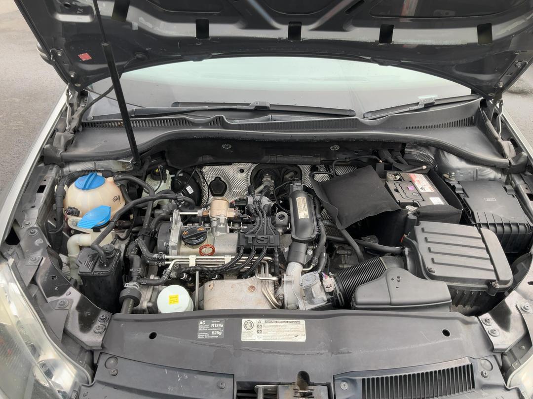 Photo '28' of Volkswagen Golf VI 77KW TSI