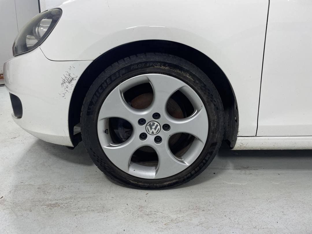 Photo '8' of Volkswagen Golf TSI