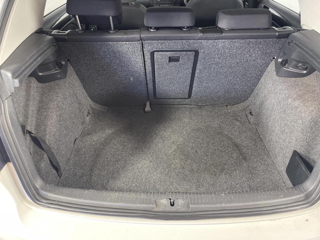 Photo '12' of Volkswagen Golf TSI